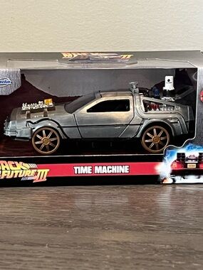 Jada Toys - (Back to the Future 3 - TIME MACHINE) - Scale 1/32 -(Diecast)